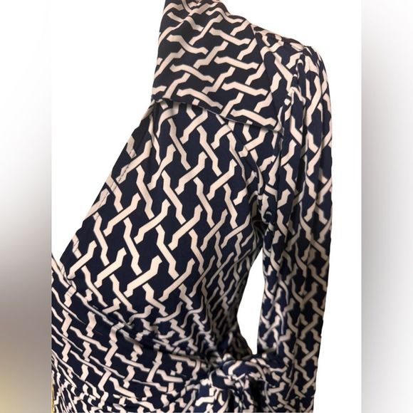 Laundry by Shelli Segal great condition navy and white patterned wrap dress XS - Picture 2 of 4